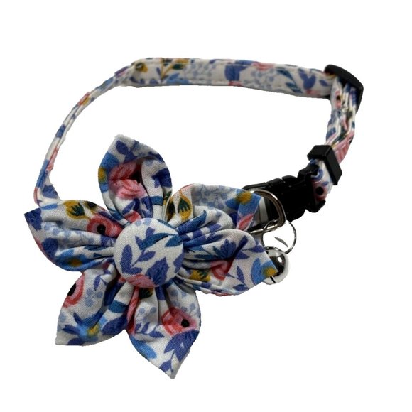 Cat Collar New Adjustable With Flower & Jingle Bell - Picture 1 of 5